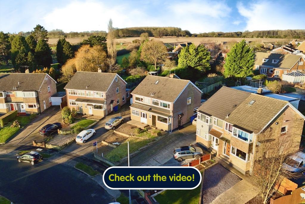 Woodland Drive, Anlaby, Hull,HU10 7HT 3 bed semidetached house for