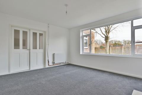 3 bedroom semi-detached house for sale - Lawnsgarth, Cottingham,  HU16 5RG
