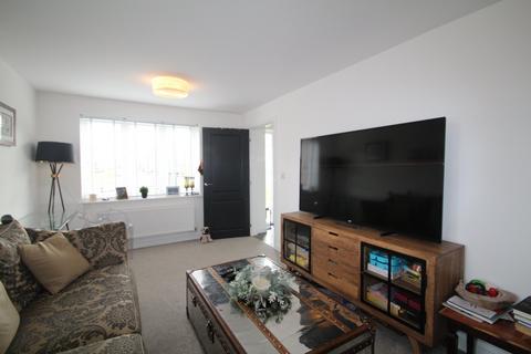 3 bedroom semi-detached house to rent, Ezart Avenue, Wetherby, West Yorkshire, LS22