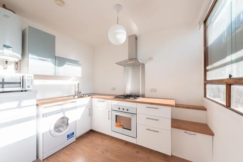 Studio to rent, Romney Court, Haverstock Hill, London, NW3