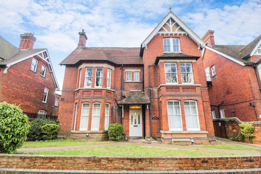 De Parys Avenue, Bedford 1 bed apartment for sale £170,000