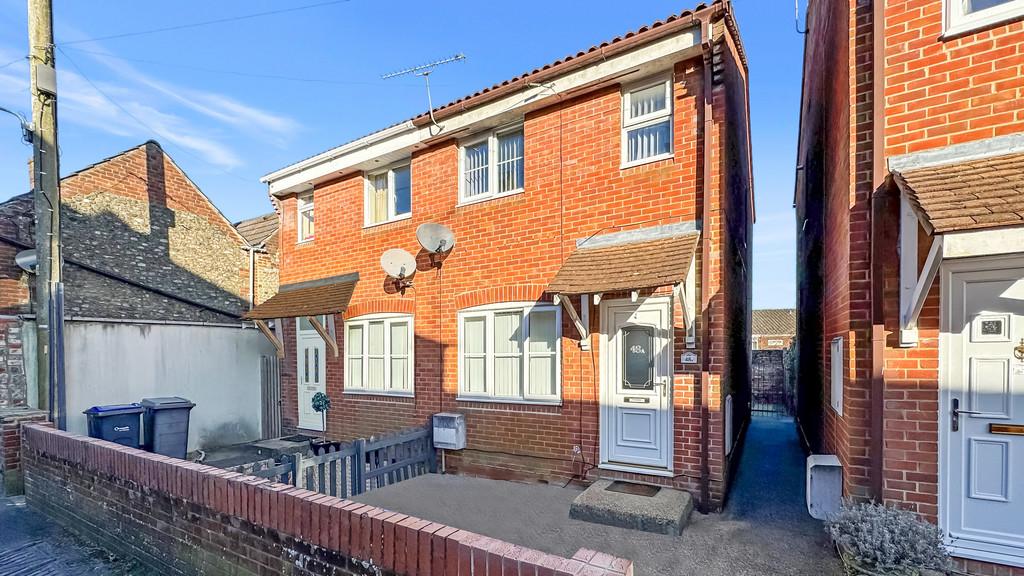 Chapel Street, Warminster 2 bed semidetached house for sale £210,000