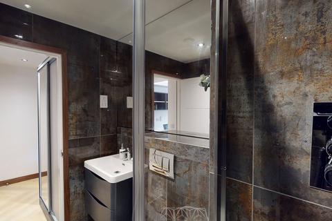 undefined, Apt 20,  Live Oasis Piccadilly, Live Oasis Piccadilly M1