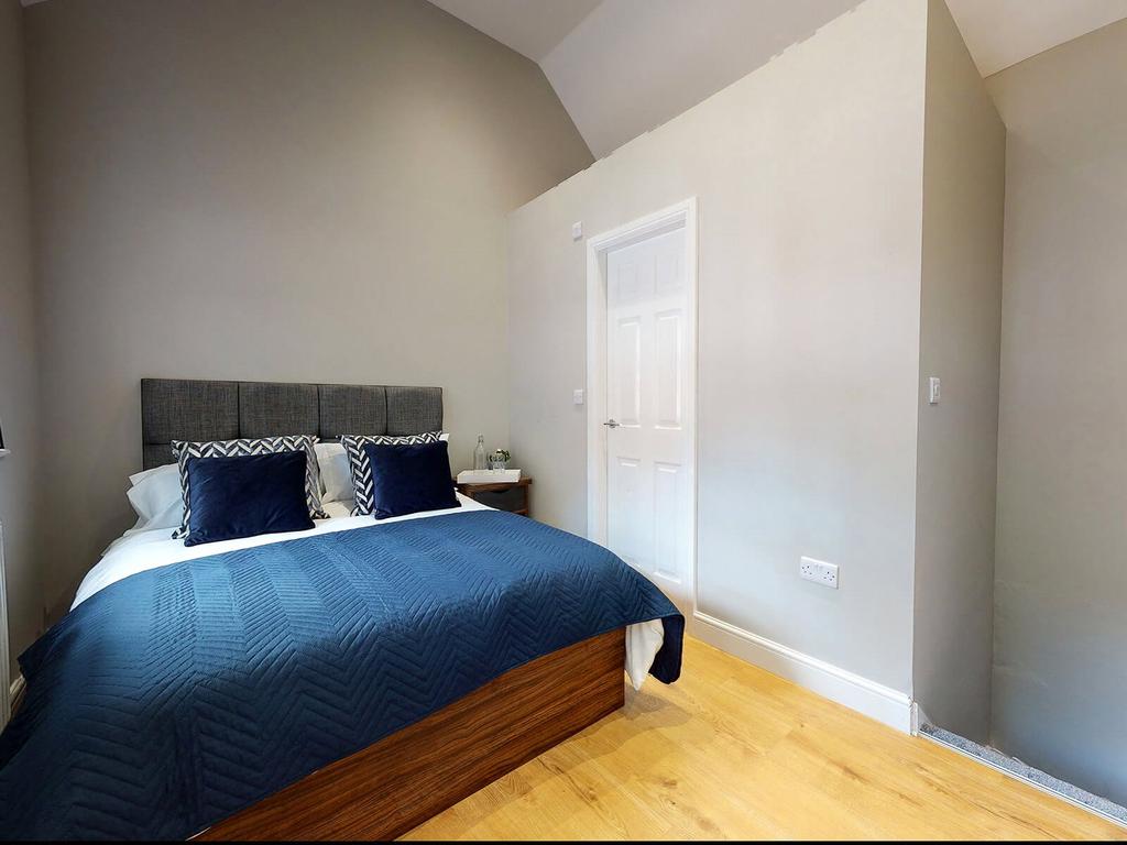Apartment in Leeds - View 4