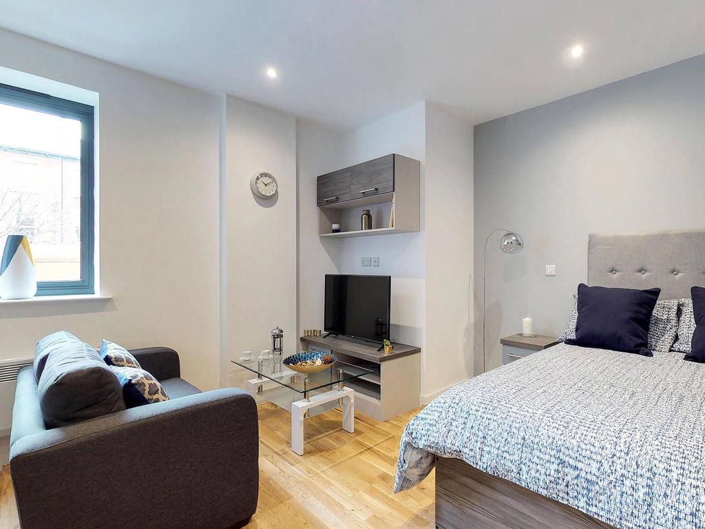 Apartment in Sheffield, South Yorkshire - View 2