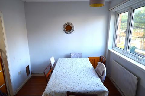 123 Oakways, London, SE9 2PA