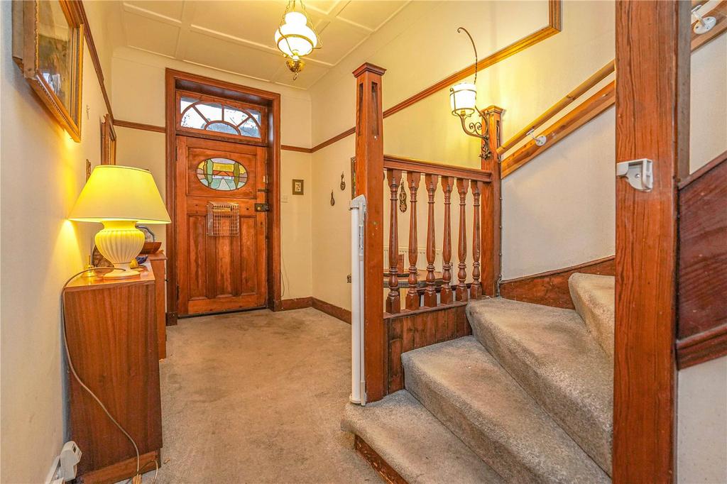 16 Hillington Gardens, Cardonald, Glasgow, G52 3 bed terraced house for