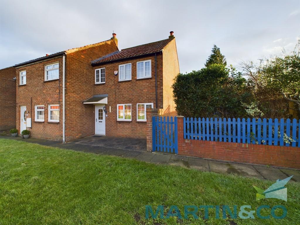 Fountains Close, Guisborough 3 bed end of terrace house £875 pcm (£