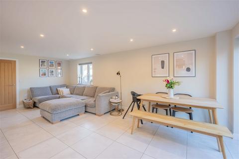 4 bedroom end of terrace house for sale - Street End, Southampton SO52