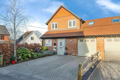 4 bedroom end of terrace house for sale, Street End, Southampton SO52