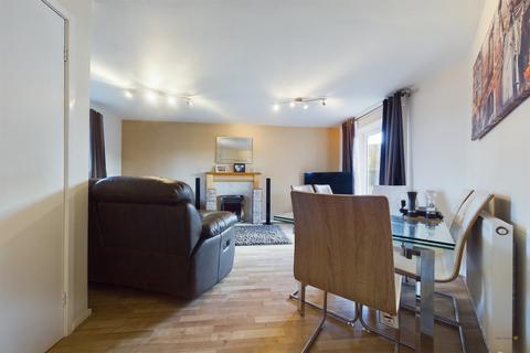 82 Derby Road, Uttoxeter, ST14 8EA