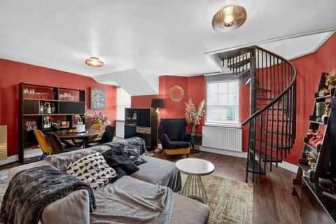 South Worple Way, East Sheen, London, SW14