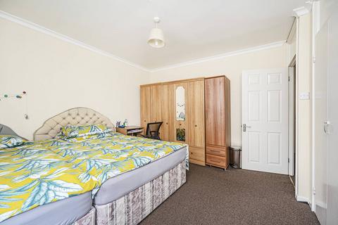 25 Rounton Road, London, E3 4HA