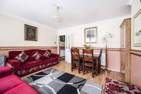 2 bedroom maisonette for sale, Rounton Road, Bow, London, E3