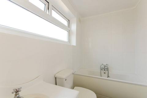 2 bedroom flat for sale, Chingford Mount Road, Chingford, London, E4