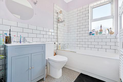 63e Nightingale Road, London, E5 8NB