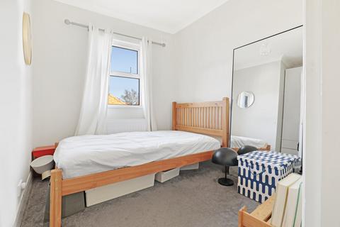 63e Nightingale Road, London, E5 8NB