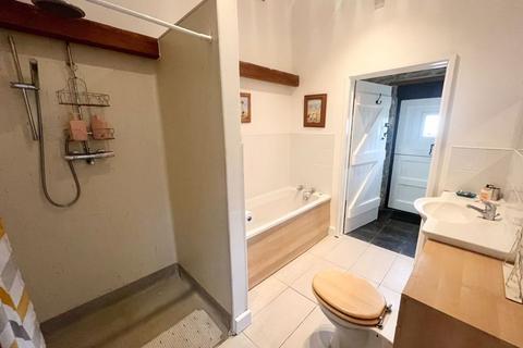2 bedroom property to rent, Pen Fistla Barns, Penllyn, CF71 7RQ