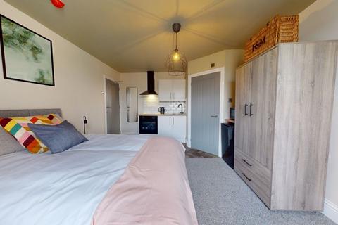Mixed use to rent, Richmond Terrace on Crowhall Lane, Gateshead NE10