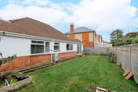 3 bedroom detached bungalow for sale, Oak Avenue, Christchurch BH23