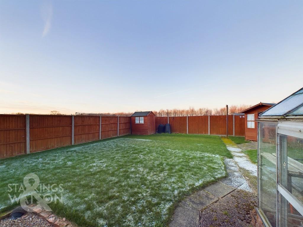 Chapelfield, Freethorpe, Norwich 3 bed semidetached bungalow for sale