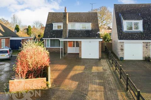 4 bedroom chalet for sale - St. Marys Close, Great Plumstead, Norwich