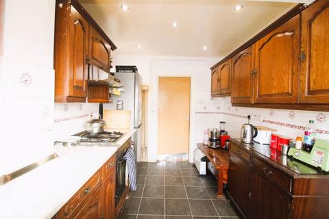 3 bedroom semi-detached house for sale, Browning Road, Luton
