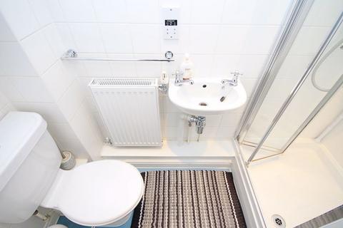6 Brownell Place, Hanwell, London, W7 3AZ