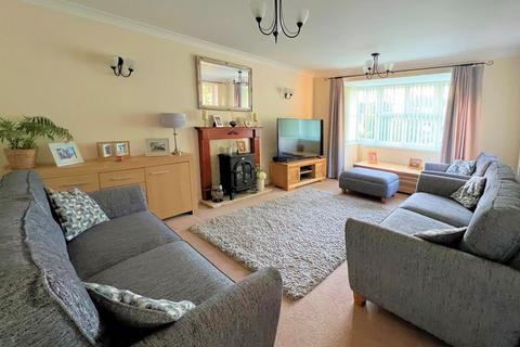 4 bedroom detached house for sale, Lancaster Close, Hamstreet