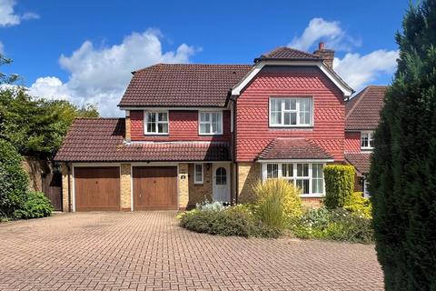 4 bedroom detached house for sale, Lancaster Close, Hamstreet