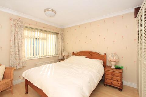 16 Branksome Close, Hemel Hempstead, HP2 7AG