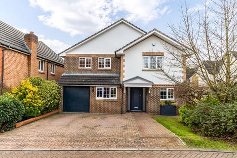 5 bedroom detached house for sale, Sell Close, West Cheshunt EN7