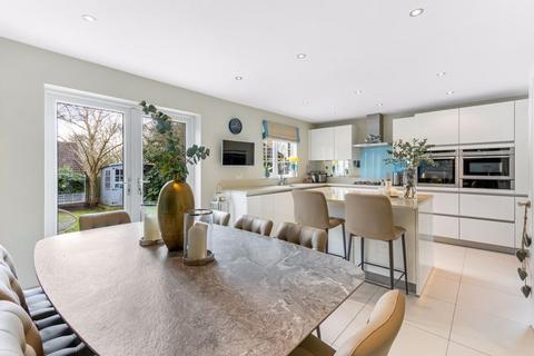 3 Sell Close, Cheshunt, Waltham Cross, EN7 6XE
