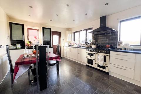 12 Ferndale Close, Werrington, Stoke-on-trent, ST9 0PW
