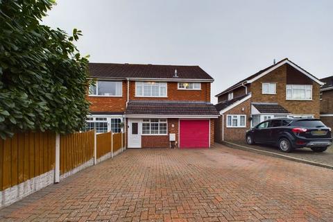 3 bedroom semi-detached house for sale - Selkirk Drive, Telford TF7