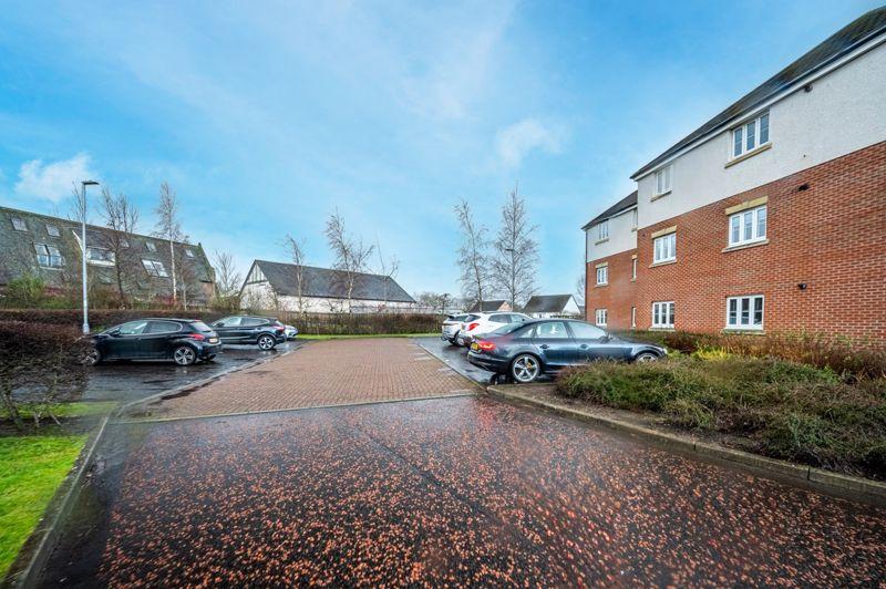 Bale Court, Cambuslang 2 bed apartment to rent £850 pcm (£196 pw)