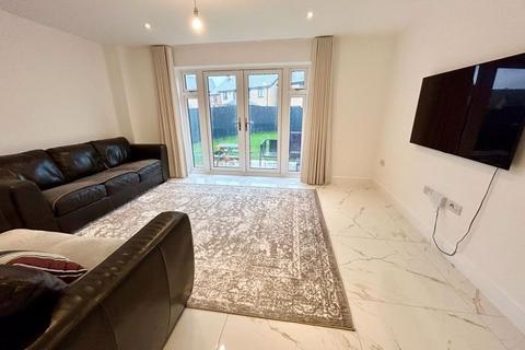 4 bedroom semi-detached house for sale, Decima Gardens, Dunstable