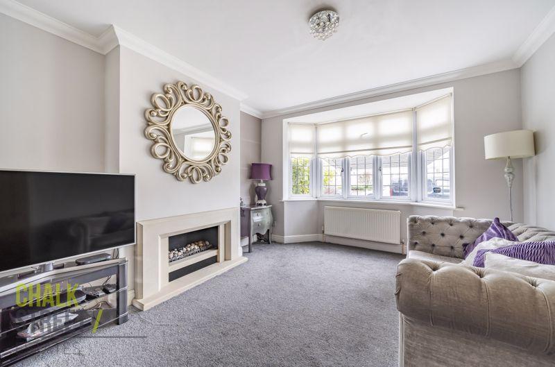 Woodhall Crescent, Hornchurch, RM11 5 bed semidetached house for sale