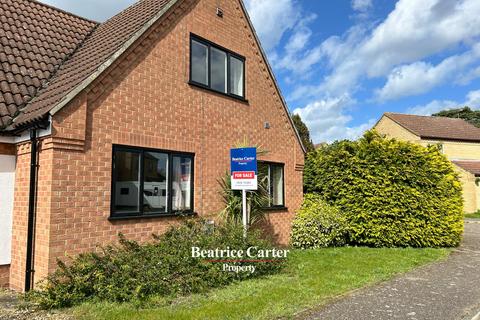 1 Bramble Walk, Beck Row, Bury St Edmunds, IP28 8UF