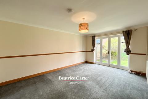 1 Bramble Walk, Beck Row, Bury St Edmunds, IP28 8UF