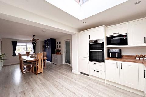 10 Abbots Road, Pershore, WR10 1LL