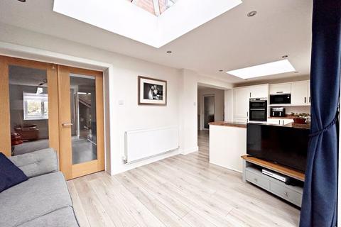 10 Abbots Road, Pershore, WR10 1LL