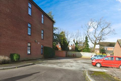 2 bedroom flat for sale, Wedgwood Court, Wedgwood Drive, Wisbech, Cambridgeshire, PE13 2DD