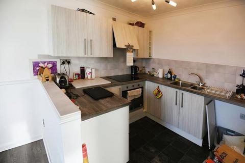 2 bedroom flat for sale, Wedgwood Court, Wedgwood Drive, Wisbech, Cambridgeshire, PE13 2DD