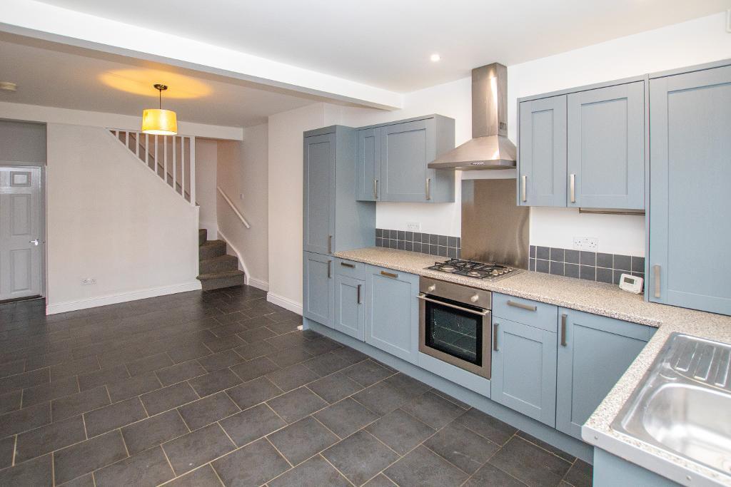 Iveshead Road, Shepshed, LE12 9EP 2 bed end of terrace house £172,500