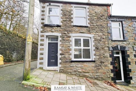 Aberdare - 4 bedroom end of terrace house to rent