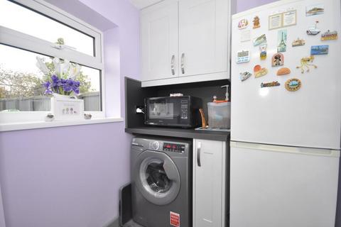 37 Heddington Close, Trowbridge, BA14 0LH