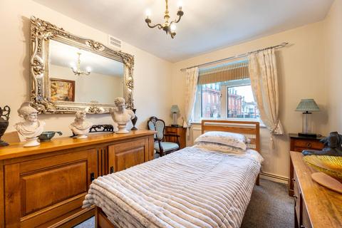 3 bedroom flat for sale, Harlesden Road, Willesden Green, London, NW10