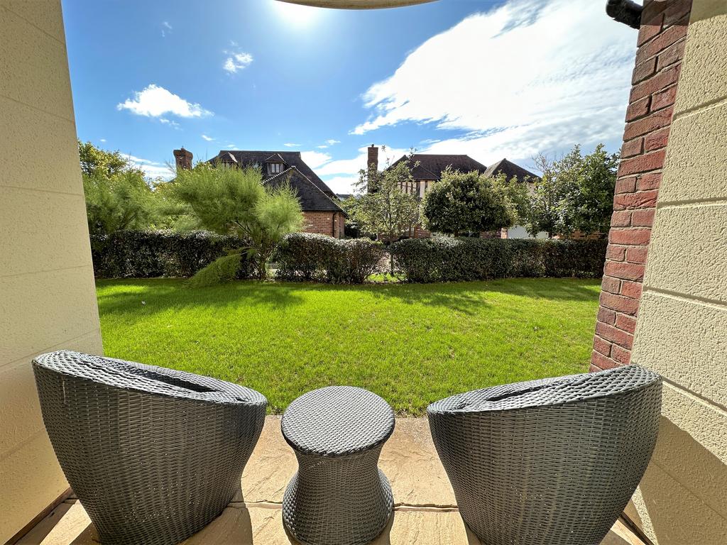 Christchurch Place, Sovereign Harbour North, Eastbourne, East Sussex 2 bed apartment to rent £