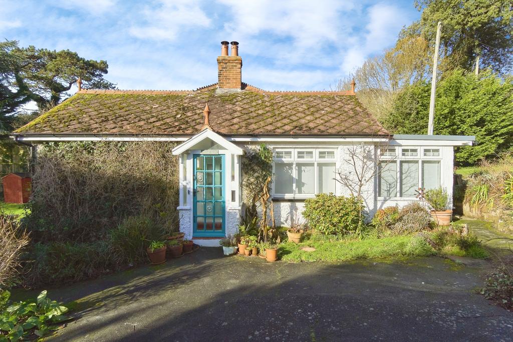 Niton Undercliff 3 bed detached house to rent £1,600 pcm (£369 pw)